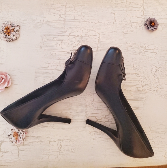 Sold 🌸 CHANEL leather pumps - Picture 7 of 12